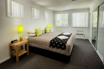 Wallsend Executive Apartments - Accommodation QLD 17