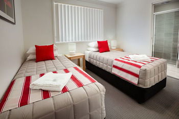 Wallsend Executive Apartments - Accommodation QLD 19