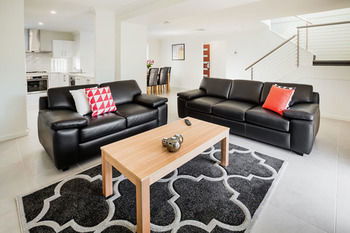Wallsend Executive Apartments - Accommodation QLD 31