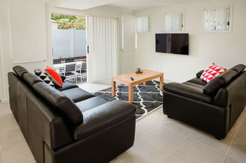 Wallsend Executive Apartments - Accommodation QLD 33