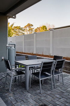Wallsend Executive Apartments - Accommodation QLD 41