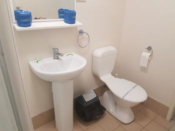 Bentley Waterfront Motel & Cottages - Accommodation QLD 10