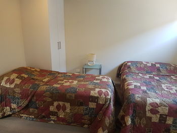 Bentley Waterfront Motel & Cottages - Accommodation QLD 26
