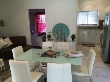 Sydney Executive Garden Villa - Accommodation QLD 7