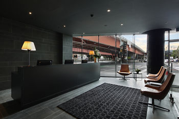 Experience Bella Hotel Apartments - Accommodation QLD 4