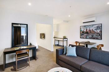 Experience Bella Hotel Apartments - Accommodation QLD 12