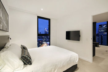 Experience Bella Hotel Apartments - Accommodation QLD 17