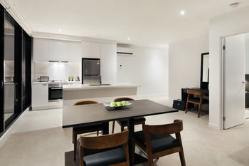 Experience Bella Hotel Apartments - Accommodation QLD 18