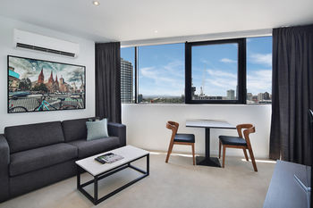 Experience Bella Hotel Apartments - Accommodation QLD 25