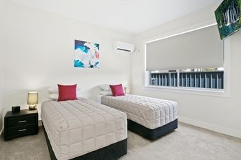 Belmont South NSW Accommodation QLD