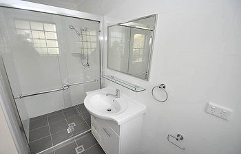 Balmain 1 Mont Furnished Apartment - Accommodation QLD 0