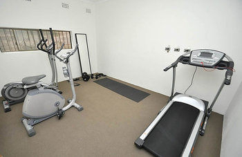 Balmain 1 Mont Furnished Apartment - Accommodation QLD 6