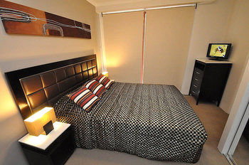 Balmain 12 Foy Furnished Apartment - Accommodation QLD 4