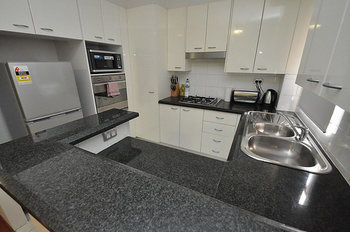 Balmain 12 Foy Furnished Apartment - Accommodation QLD 6