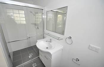 Balmain 3 Mont Furnished Apartment - Accommodation QLD 3