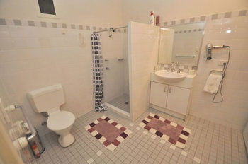 Camperdown 517 MIS Furnished Apartment - Accommodation QLD 1