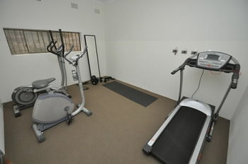 Balmain 2 Mont Furnished Apartment - Accommodation QLD 1