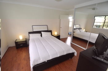 Balmain 2 Mont Furnished Apartment - Accommodation QLD 6
