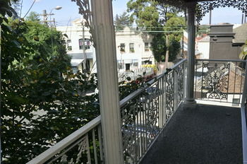 Balmain 2 Mont Furnished Apartment - Accommodation QLD 8