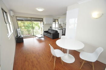 Balmain 2 Mont Furnished Apartment - Accommodation QLD 13