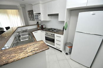 Darlinghurst 1 Pel Furnished Apartment - Accommodation QLD 2