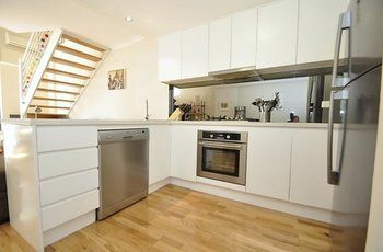 Darlinghurst 607 Pop Furnished Apartment - Accommodation QLD 4