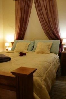 A Settler's Cottage - Accommodation QLD 1