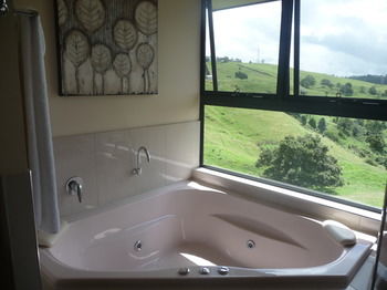 Bald Knob QLD Accommodation QLD