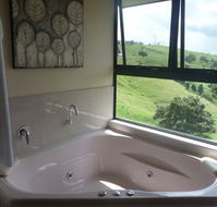 Top of The Hill - Accommodation QLD