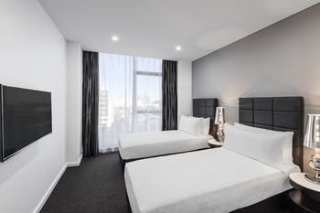 Meriton Serviced Apartments Sydney Airport - Accommodation QLD 11