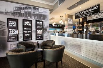 The Granville Hotel - Accommodation QLD 4