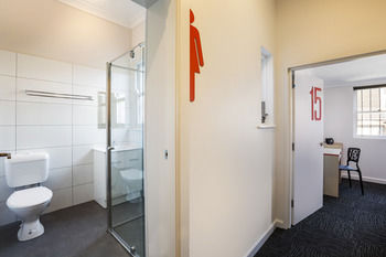 The Granville Hotel - Accommodation QLD 10