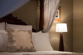 Mountainside B&B - Accommodation QLD 10