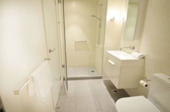 Apartments Melbourne Domain - CBD Lofts - Accommodation QLD 9