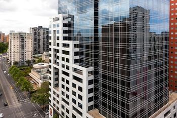 AKOM Melbourne - Accommodation QLD 8