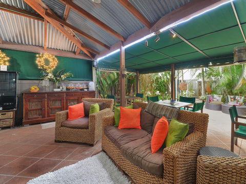 One Thornbury Boutique Bed & Breakfast - Accommodation QLD 3