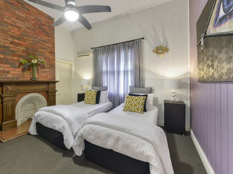 One Thornbury Boutique Bed & Breakfast - Accommodation QLD 6