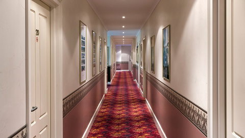 BEST WESTERN Ensenada Motor Inn - Accommodation QLD 3