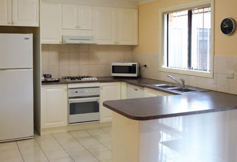 BEST WESTERN Fawkner Airport Motor Inn And Serviced Apartments - Accommodation QLD 4