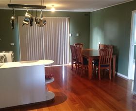 Brothers Town Cottage - Accommodation QLD 1