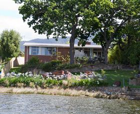 Waterside Accommodation - Derwent Hideaway - Accommodation QLD 0