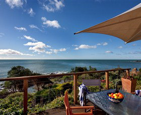 Boat Harbour Beach House - The Waterfront - Accommodation QLD 2