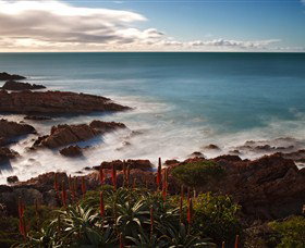 Boat Harbour Beach House - The Waterfront - Accommodation QLD 4