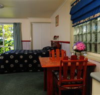 Crays Accommodation - Innes Street - Accommodation QLD
