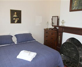Captain's Cottage Stanley - Accommodation QLD 3