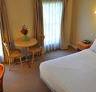 Glen Inn Motel  Apartments - Accommodation QLD