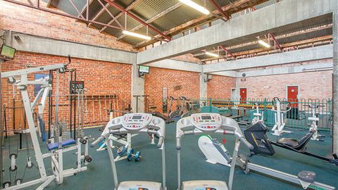 Sovereign Park Motor Inn - Accommodation QLD 1