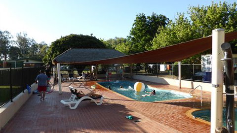 Painters Island Caravan Park - Accommodation QLD 2