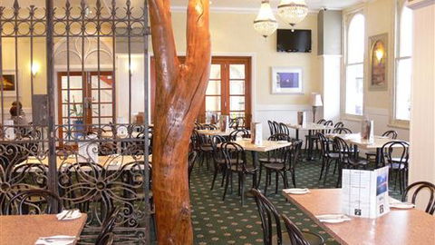 The Yarrawonga Hotel - Accommodation QLD 4