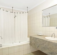 Quality Inn  Suites The Menzies - Accommodation QLD